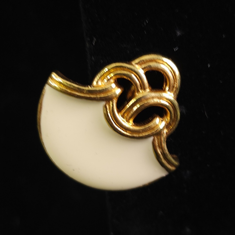 Elegant Gold Tone Knot Cream Enamel Rounded Edge Post Pierced Earrings 1-1/8" - Picture 2 of 4